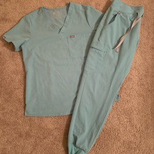 Women's Scrubs